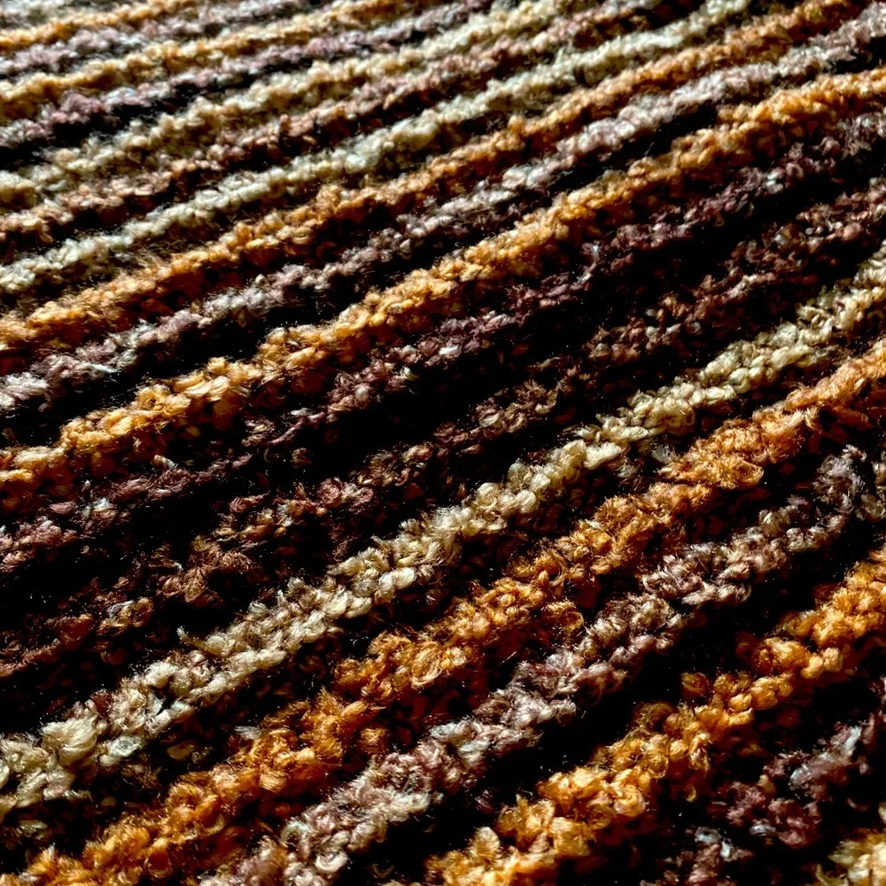 New hand made crochet throw blanket - Picture 2 of 7
